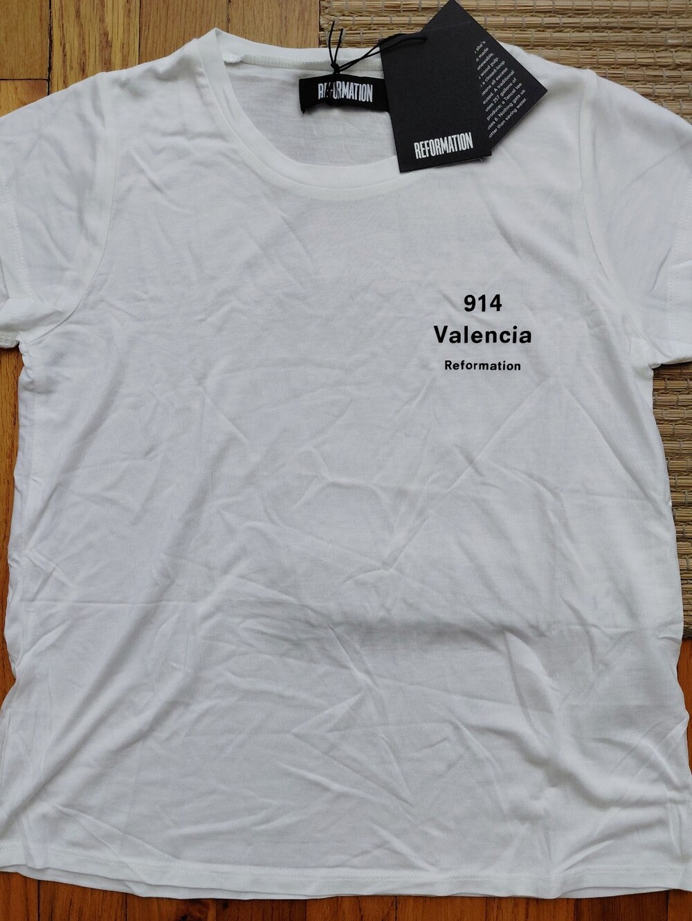 Never Worn-Reformation White Tee with Black Print and Tags